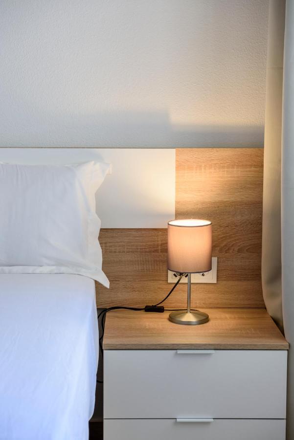 Estepona Marina With Sea Views, Pool And Parking المظهر الخارجي الصورة